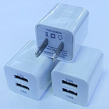 双USB充电器 1A  2.1A